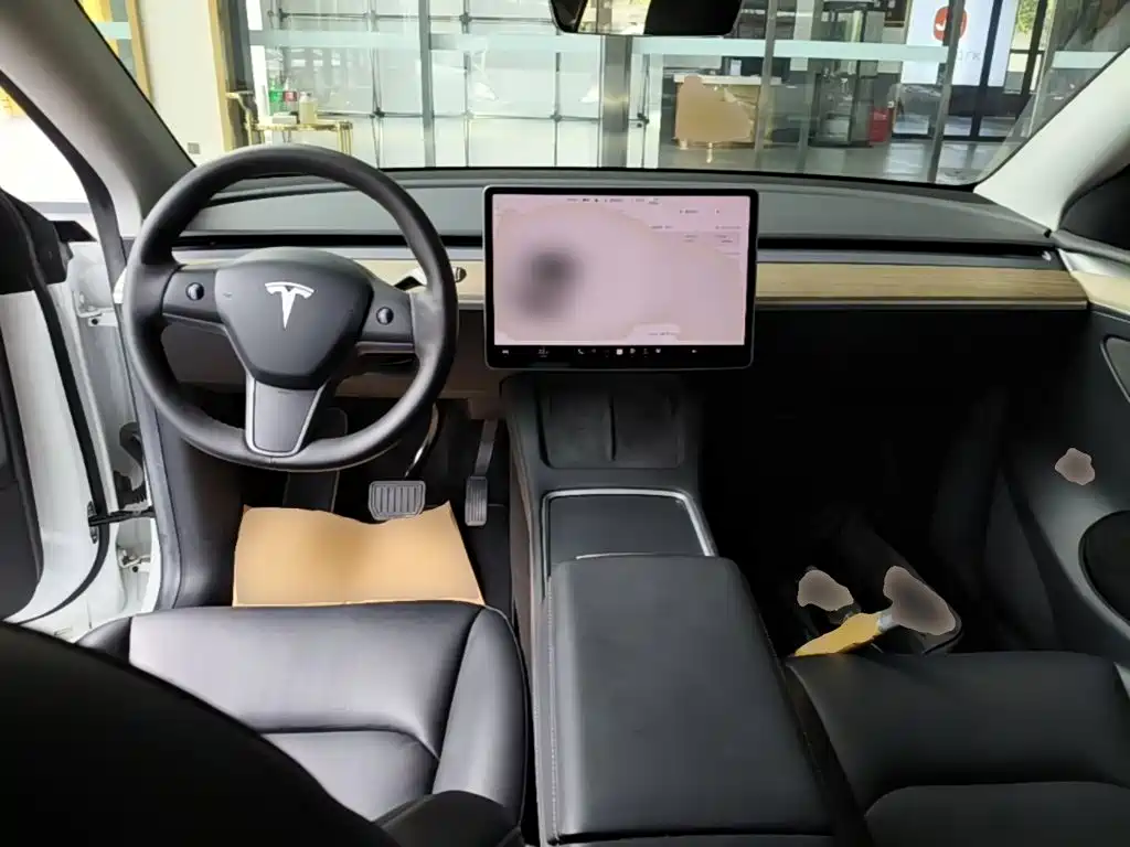 Tesla Model Y 2022 — фото 10