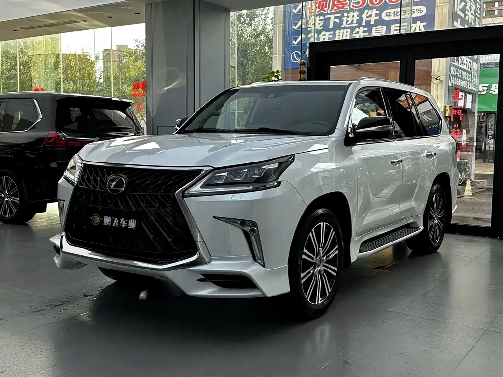 Lexus LX 2019 — фото 1