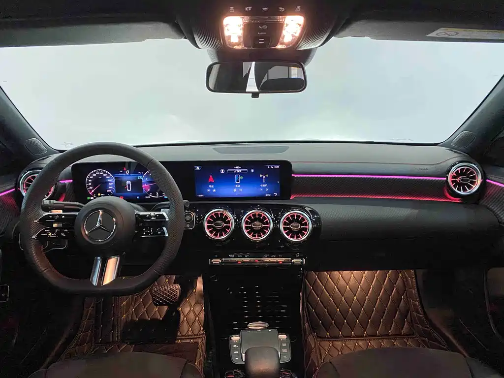 Mercedes-Benz A-Class 2023 — фото 17