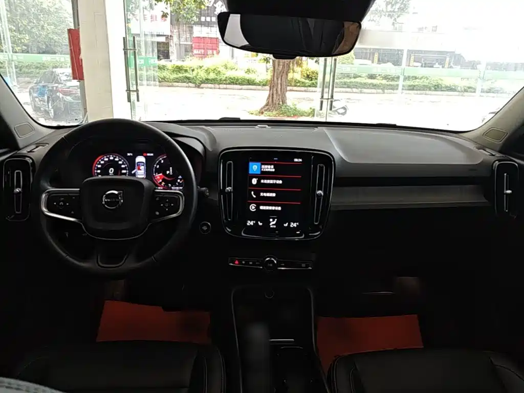Volvo XC40 2021 — фото 10