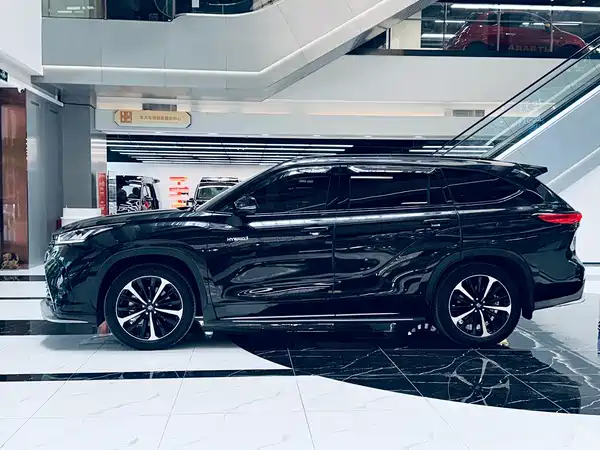 Toyota Crown Kluger 2021