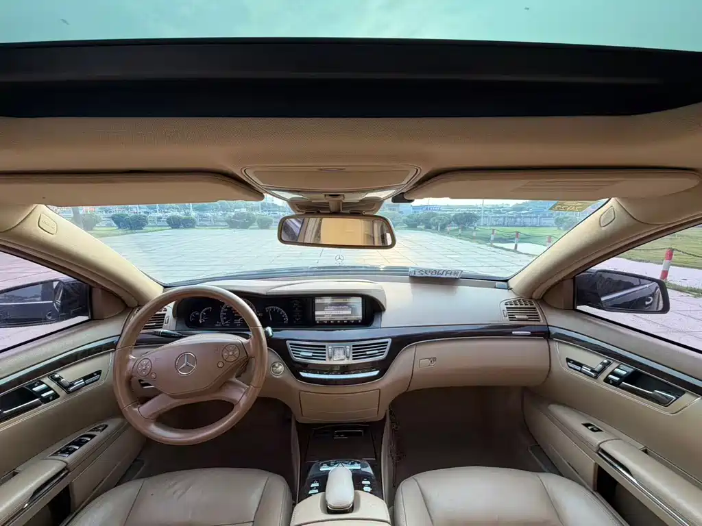 Mercedes-Benz S-Class 2012
