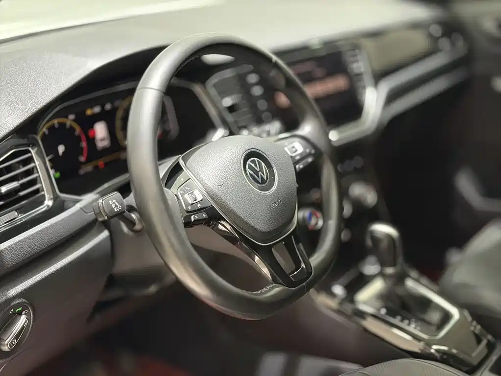 Volkswagen T-Roc 2022 — фото 11