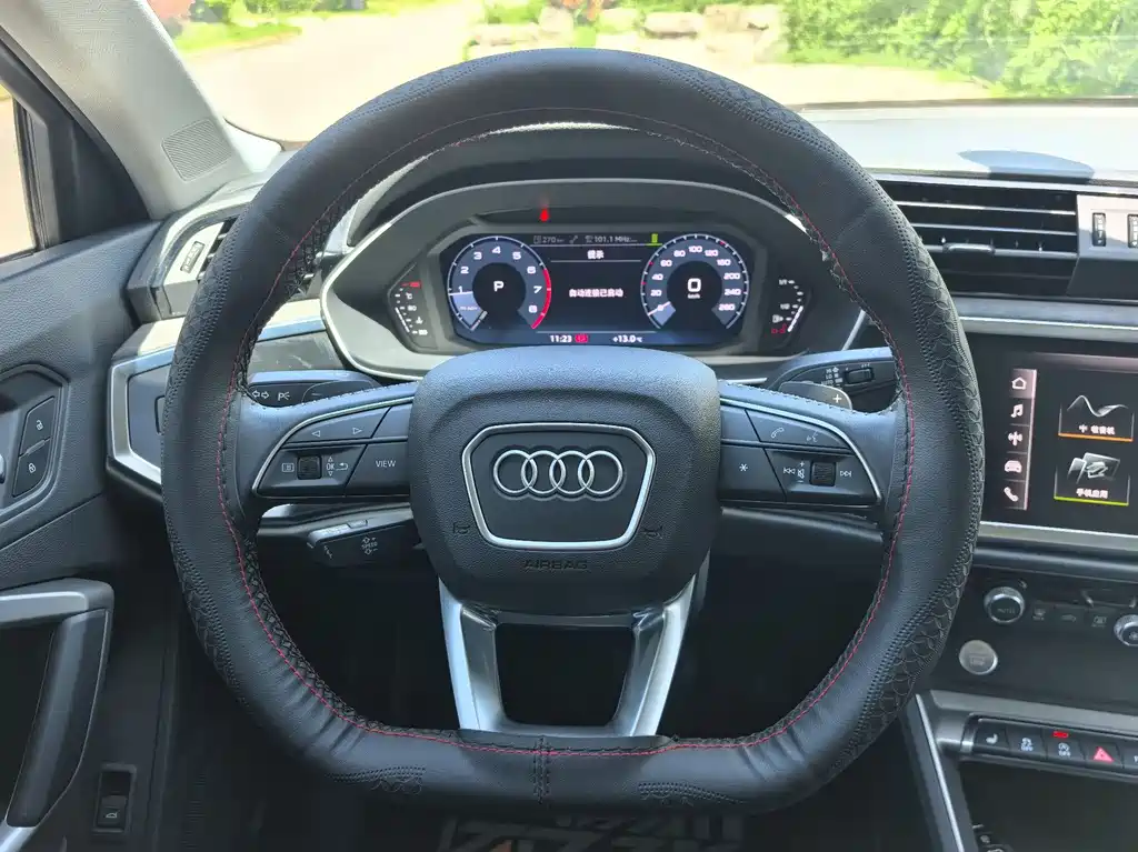Audi Q3 2020 — фото 13