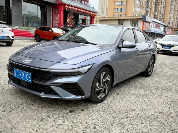 Hyundai Elantra 2023