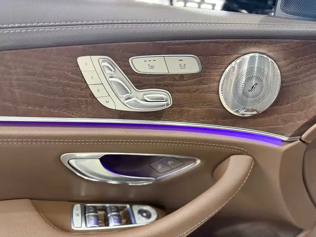 Mercedes-Benz E-Class 2023 — фото 7