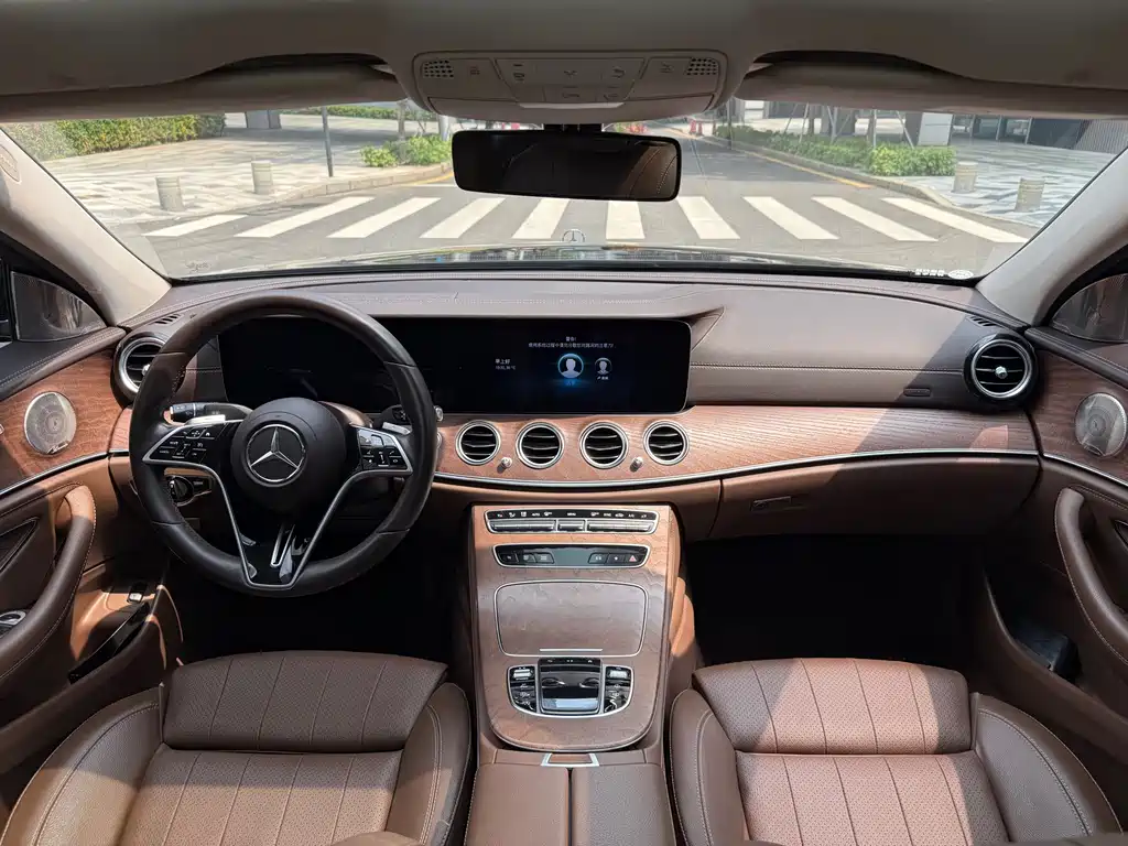 Mercedes-Benz E-Class 2022 — фото 11