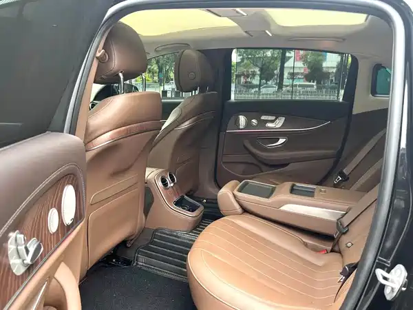 Mercedes-Benz E-Class 2023