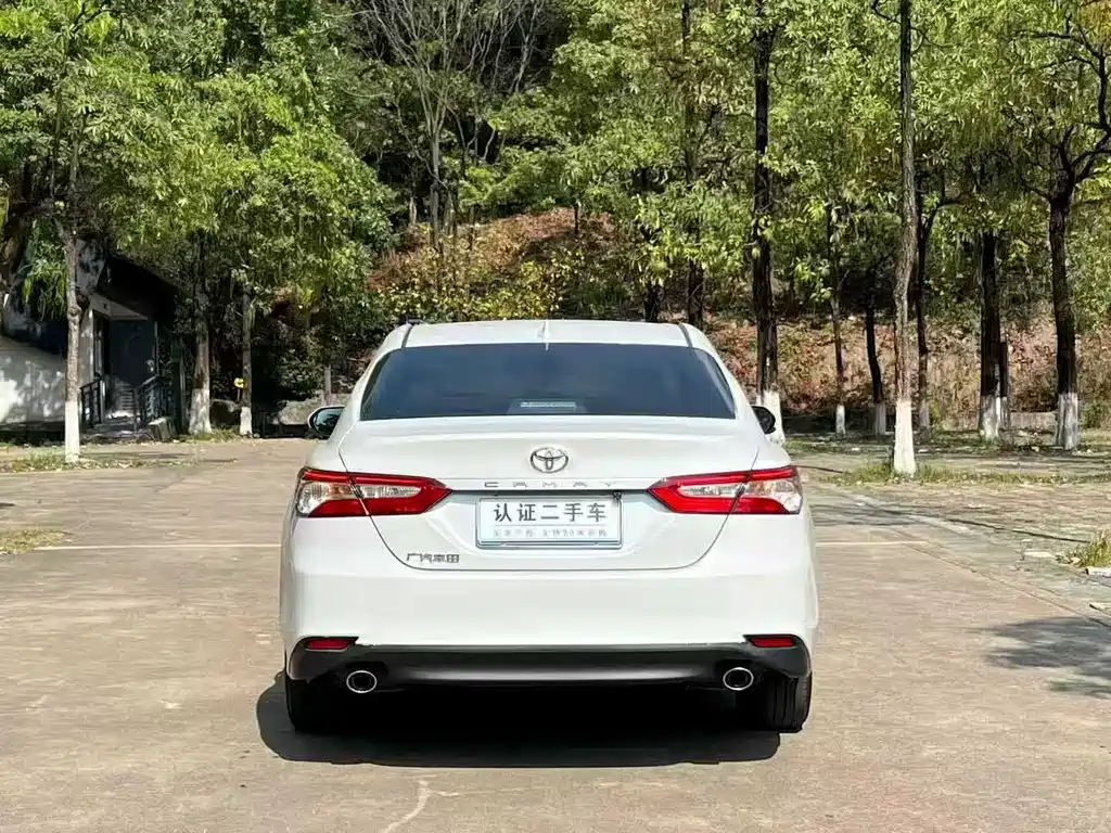 Toyota Camry 2022 — фото 8