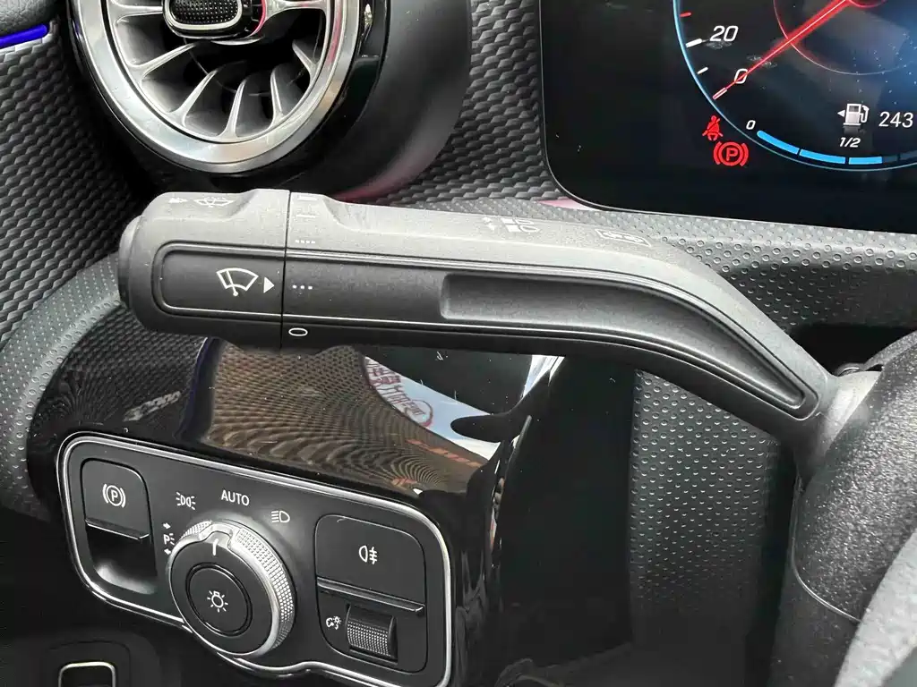 Mercedes-Benz A-Class 2022 — фото 17
