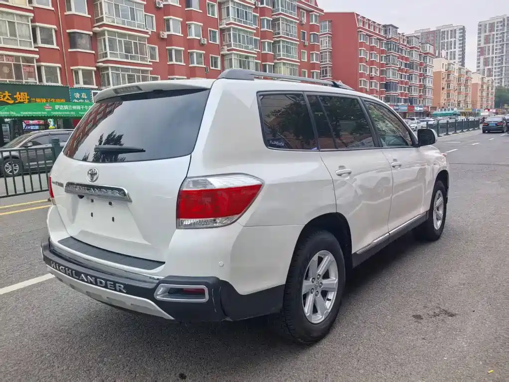 Toyota Highlander 2015 — фото 3