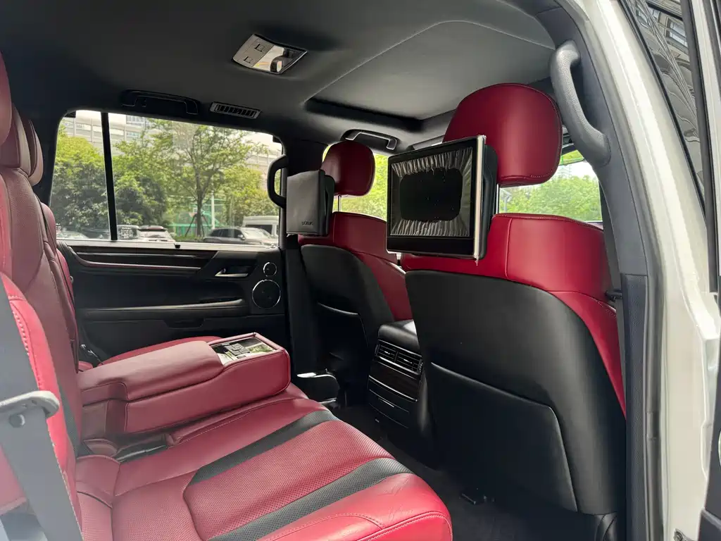 Lexus LX 2019 — фото 19