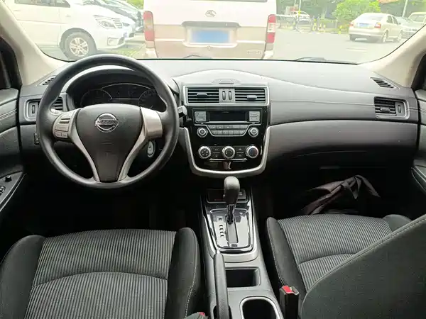 Nissan Tiida 2016