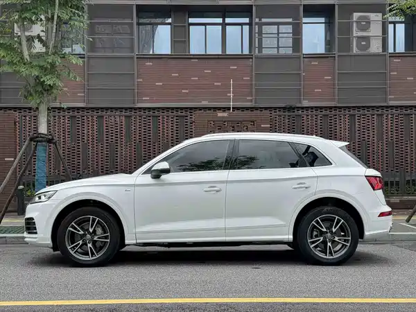 Audi Q5L 2019