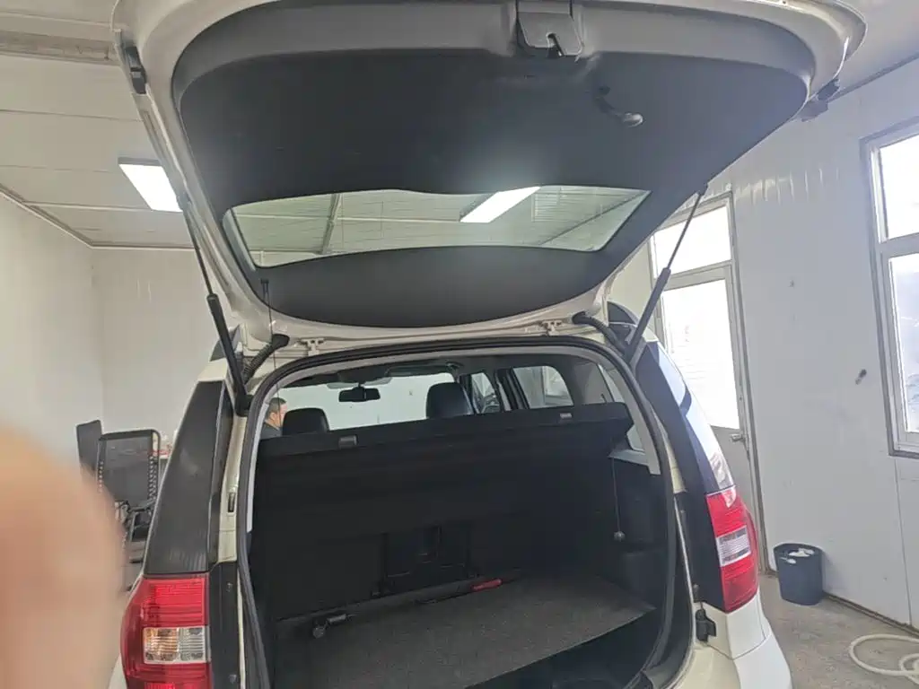 Skoda Yeti 2017 — фото 19