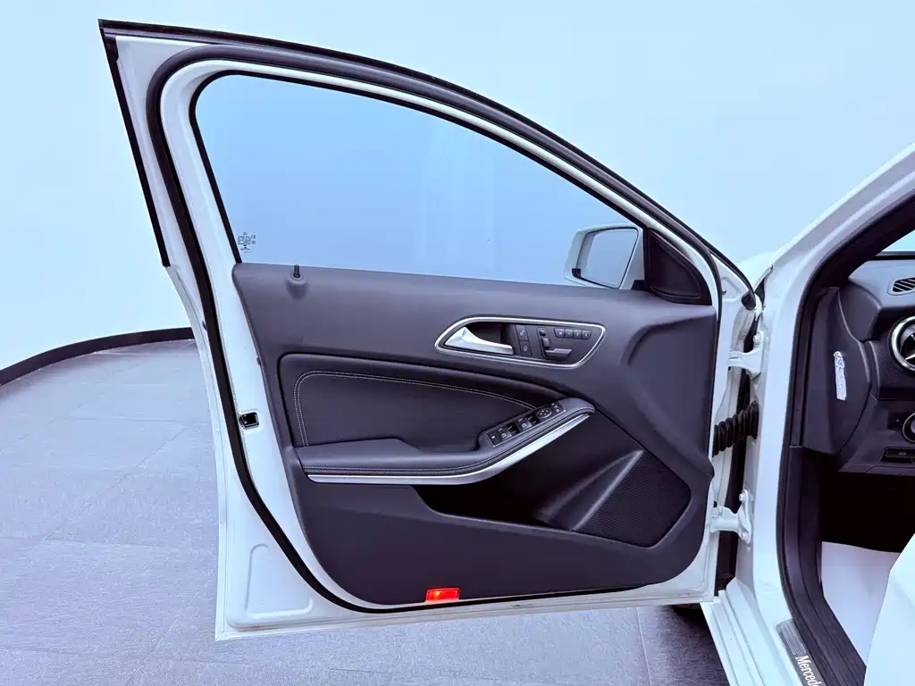 Mercedes-Benz A-Class 2014 — фото 8