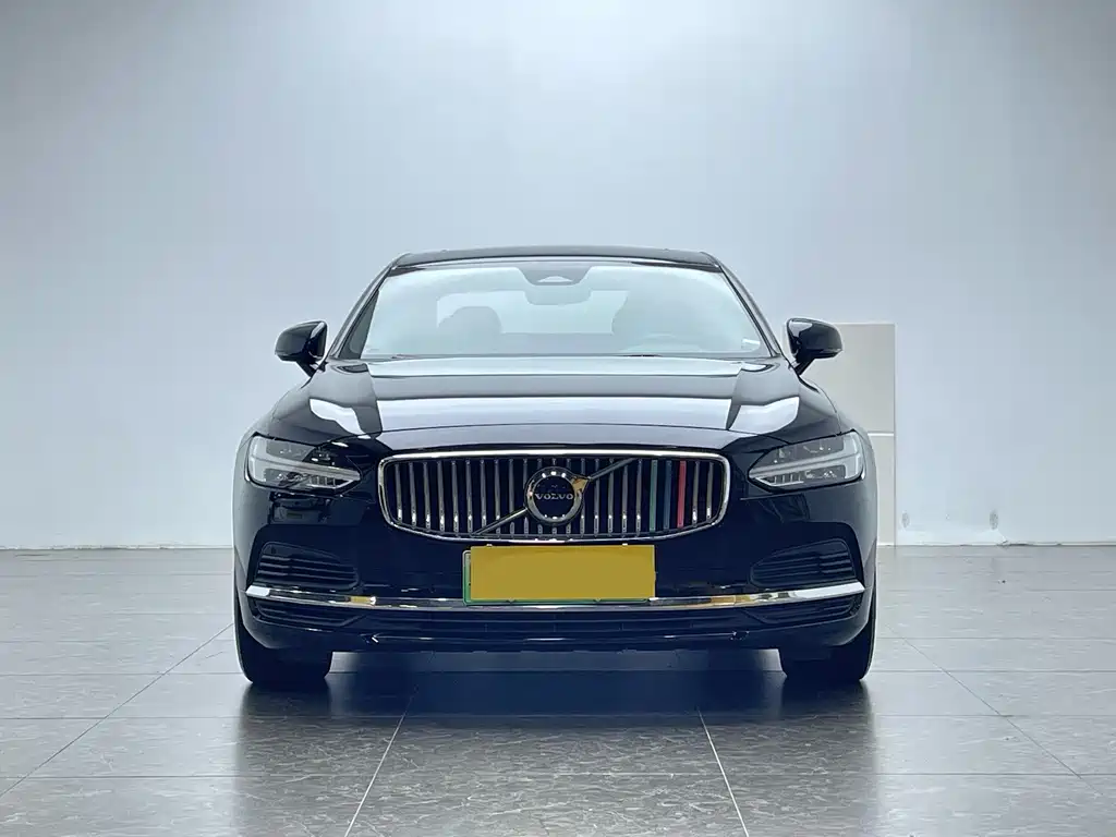 Volvo S90 Plug-In Hybrid 2022 — фото 2