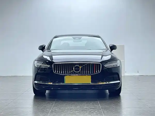 Volvo S90 Plug-In Hybrid 2022