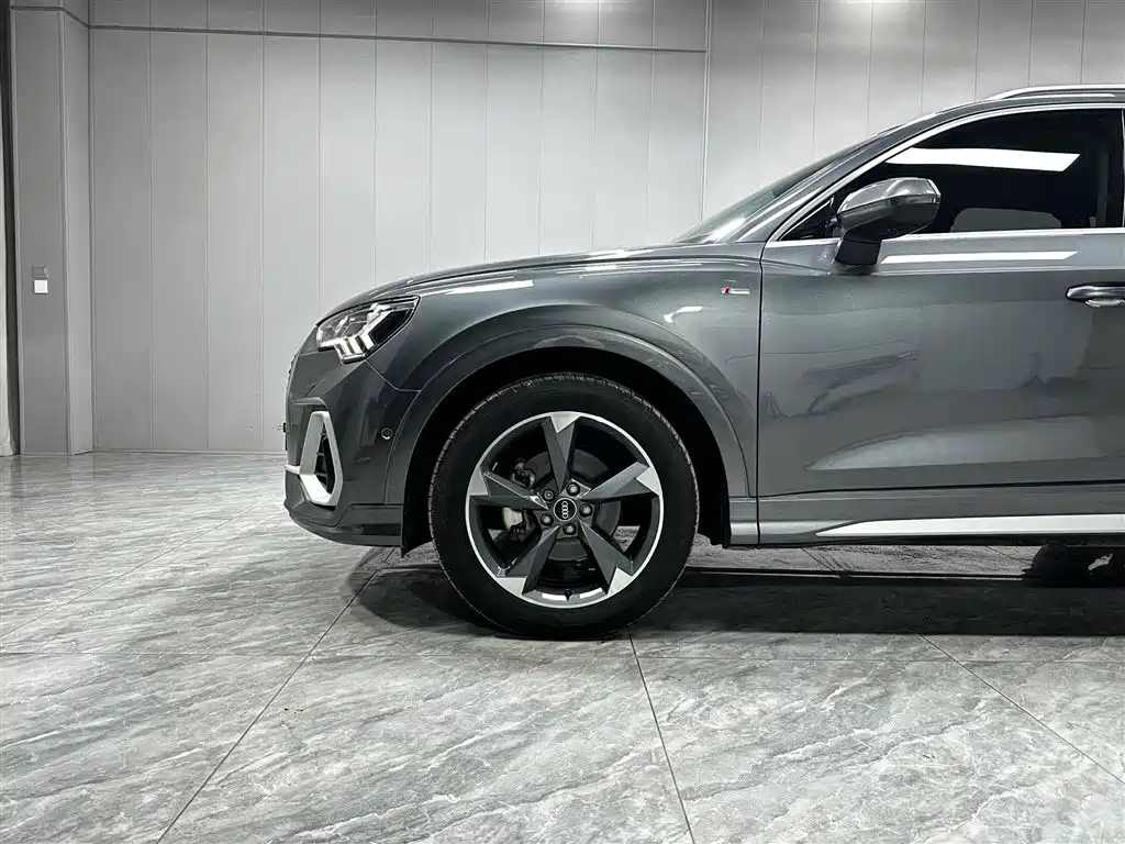 Audi Q3 2022 — фото 8