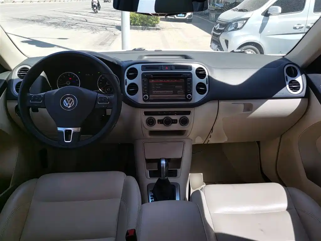 Volkswagen Tiguan 2015 — фото 10