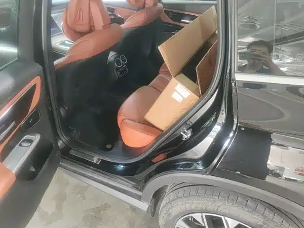 Mercedes-Benz GLC 2023