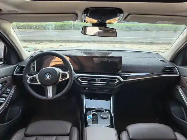 BMW i3 2024