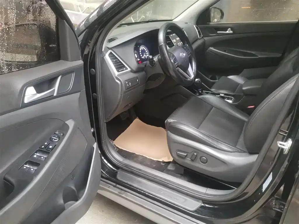 Hyundai Tucson 2018 — фото 16