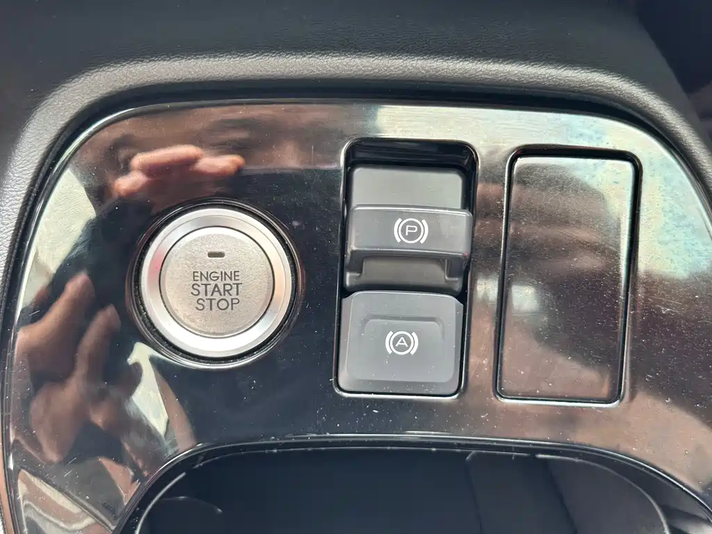 Haval H2s 2018 — фото 18