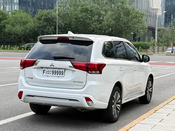 Mitsubishi Outlander 2021