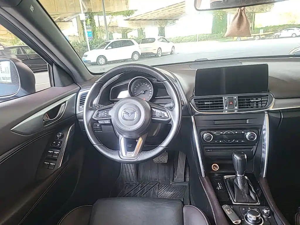Mazda CX-4 2019 — фото 17