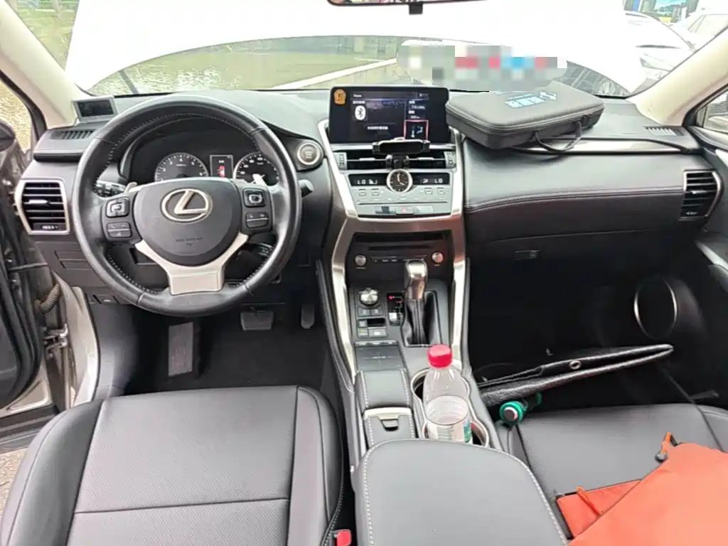 Lexus NX 2018 — фото 10