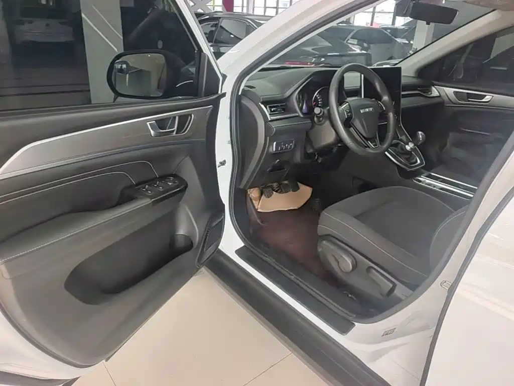 Haval M6 2023 — фото 16