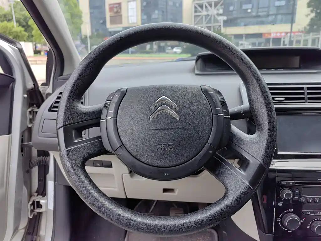 Citroen C-Quatre 2015 — фото 14