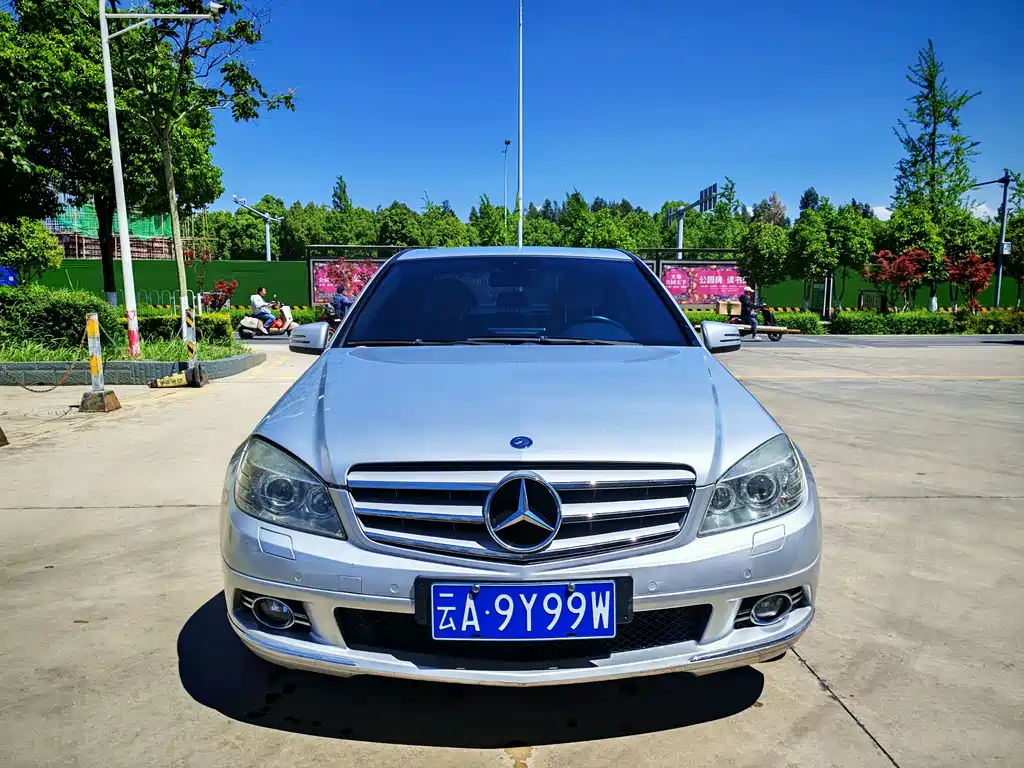 Mercedes-Benz C-Class 2010 — фото 2