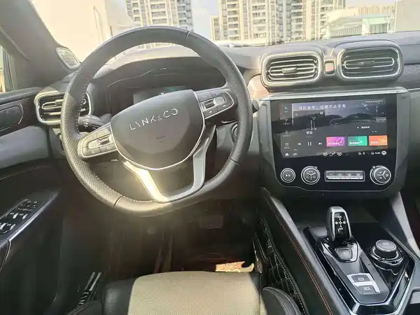 Lynk & Co 03 2019