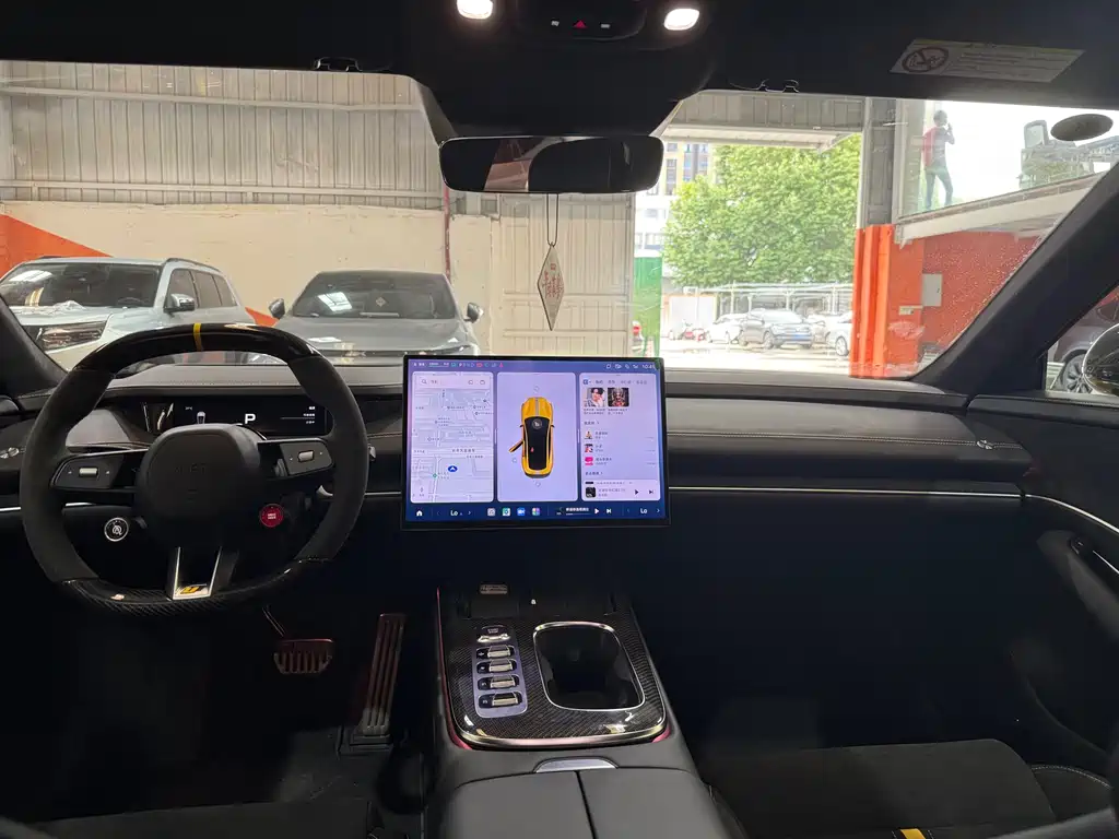 Xiaomi SU7 Ultra 2025
