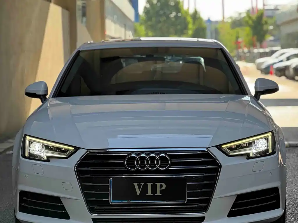 Audi A4L 2018