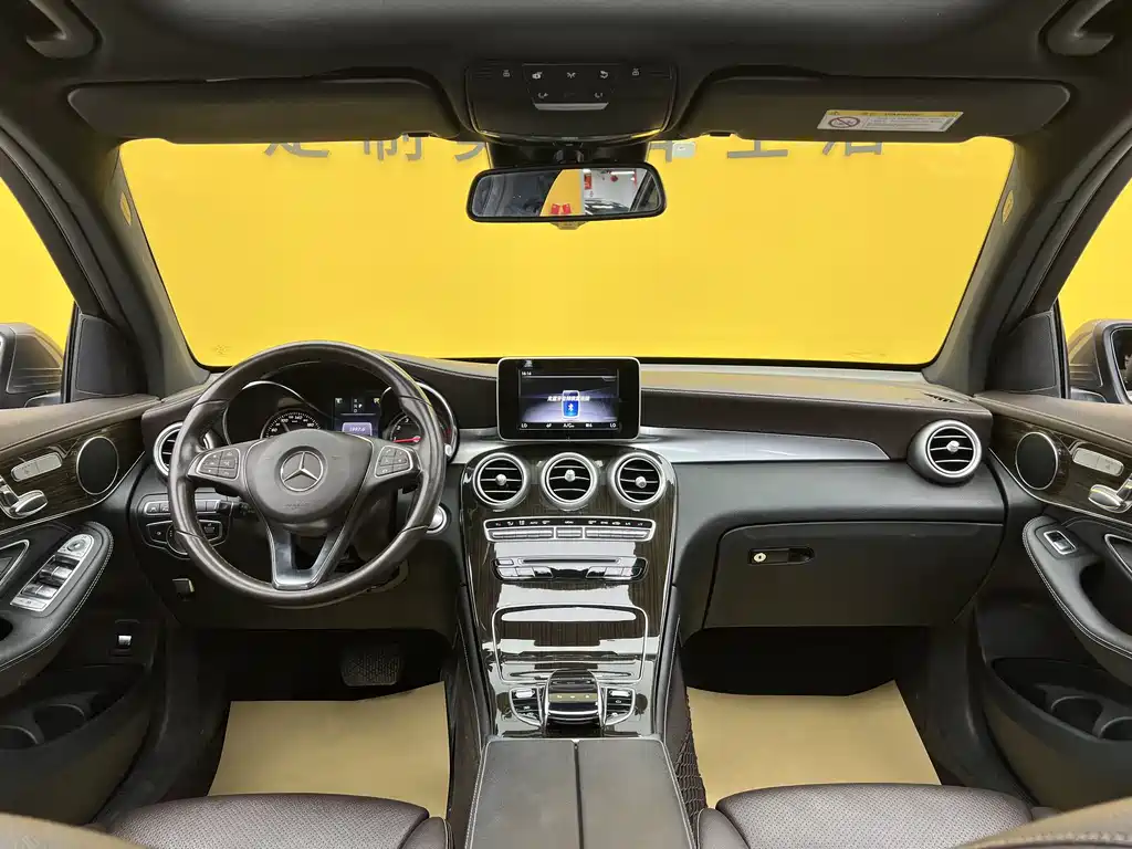 Mercedes-Benz GLC 2018 — фото 12