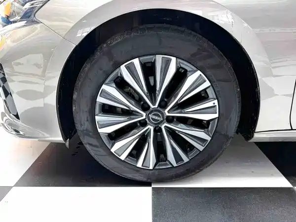 Nissan Teana 2023