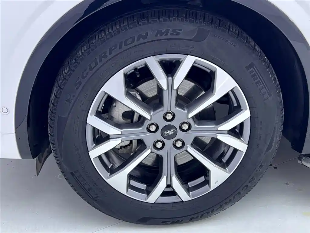 Ford Edge 2023 — фото 12