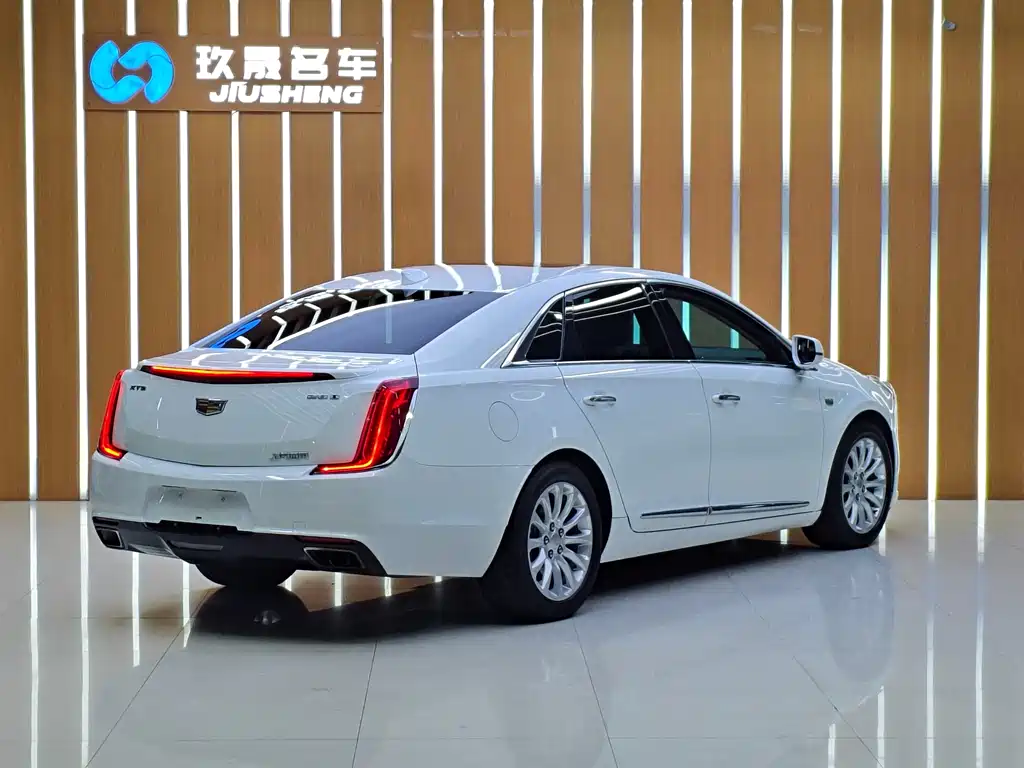 Cadillac XTS 2018 — фото 17