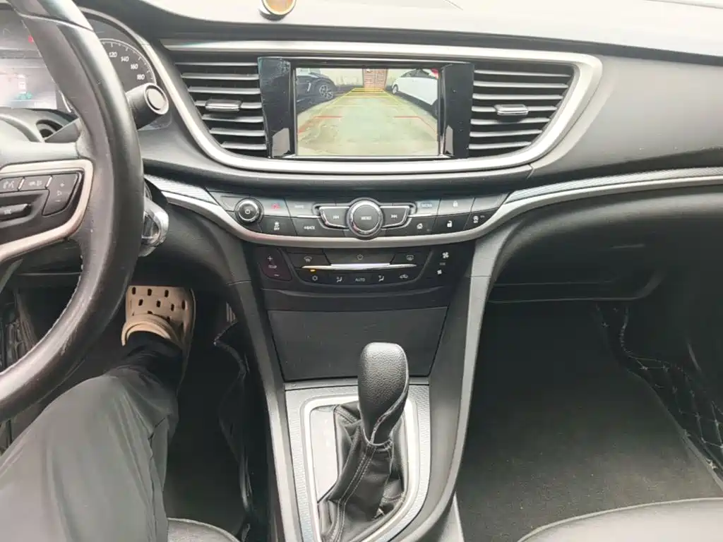 Buick Excelle 2019 — фото 13