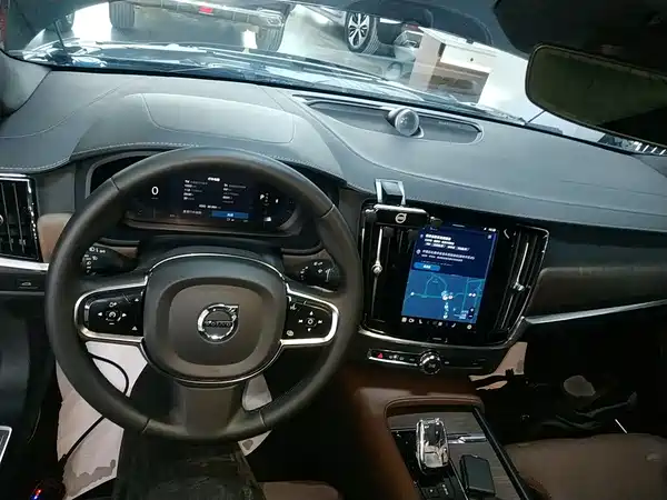 Volvo S90 2023