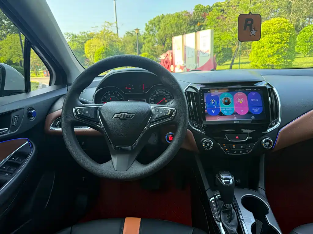 Chevrolet Cruze 2018 — фото 11