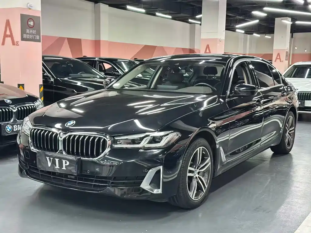 BMW 5 Series 2021 — фото 1