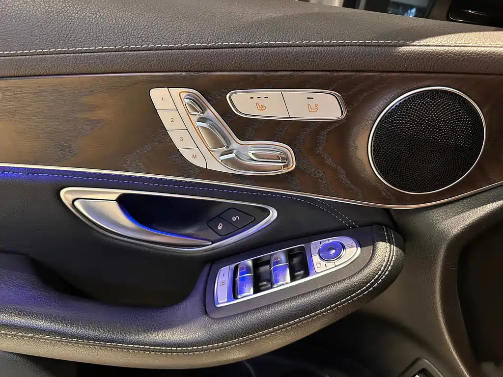 Mercedes-Benz GLC 2019 — фото 15