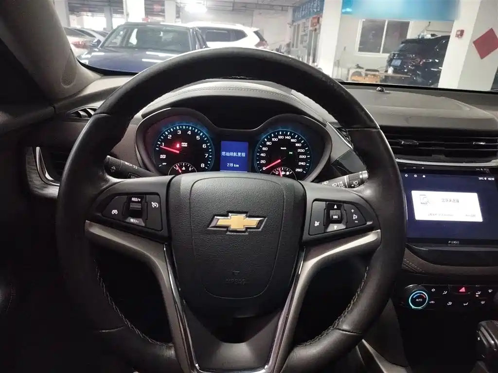 Chevrolet Malibu 2018 — фото 11