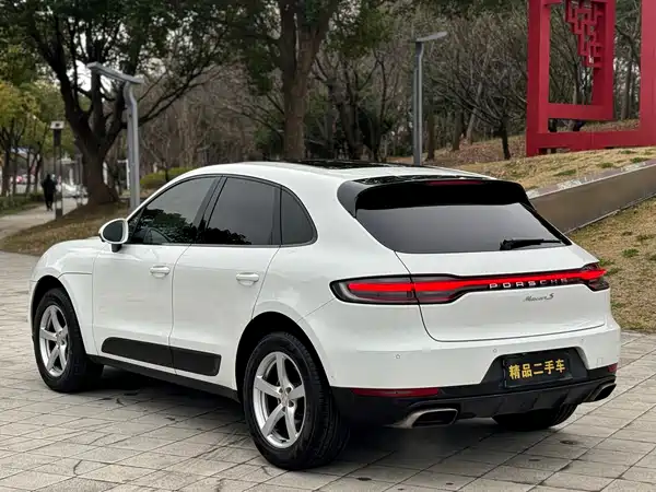 Porsche Macan 2021