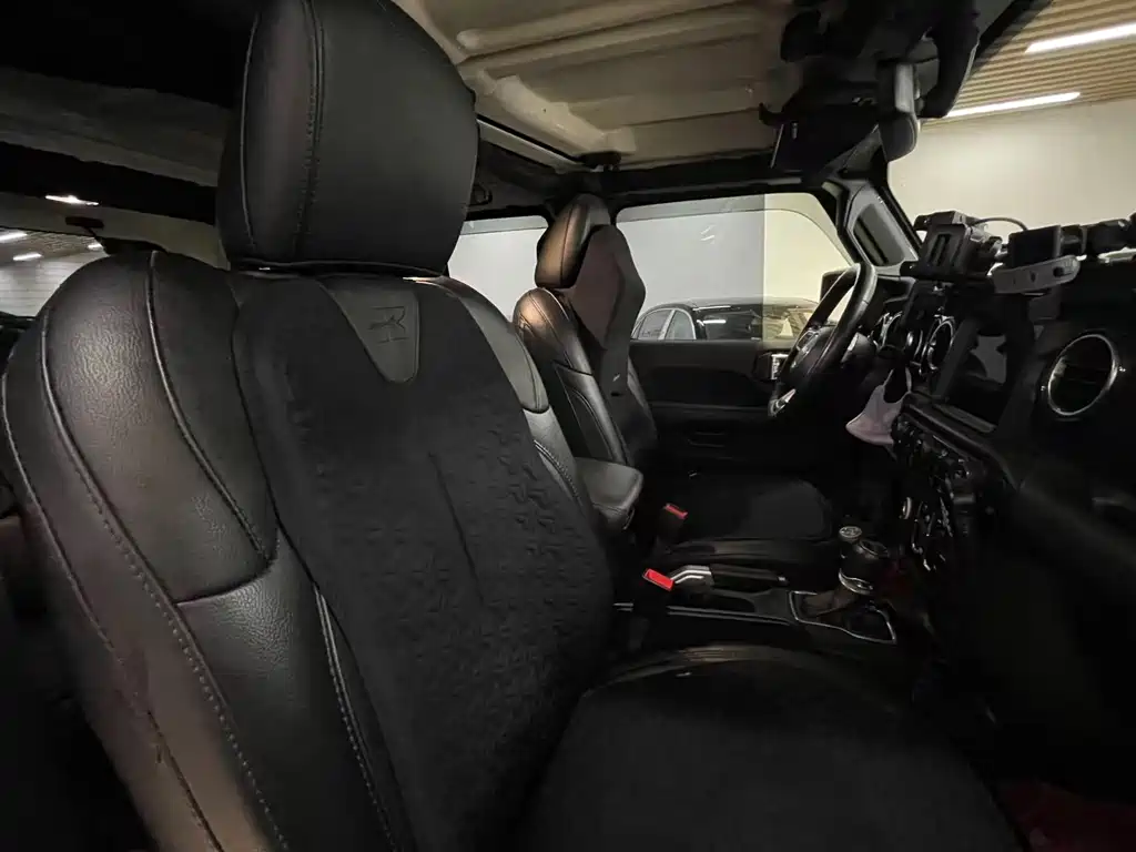 Jeep Wrangler 2021 — фото 12