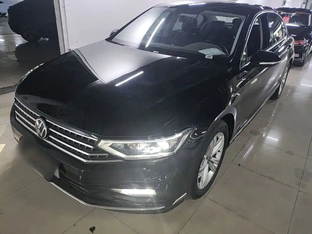 Volkswagen Magotan 2025